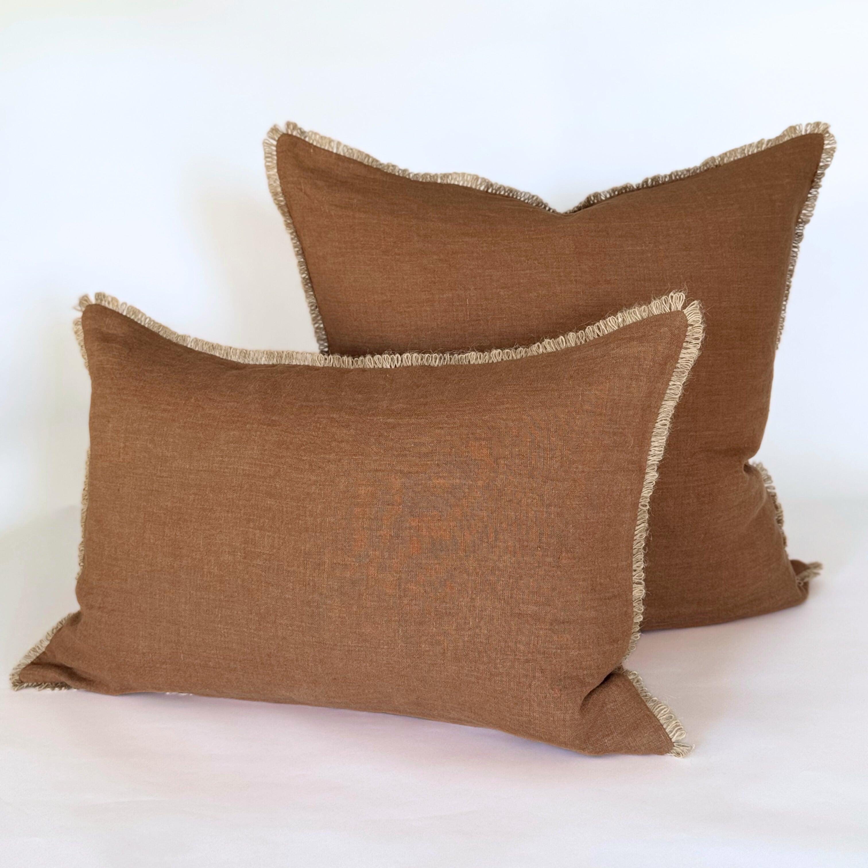 Funda Cojín Lino Terracota con Ondas de Sisal