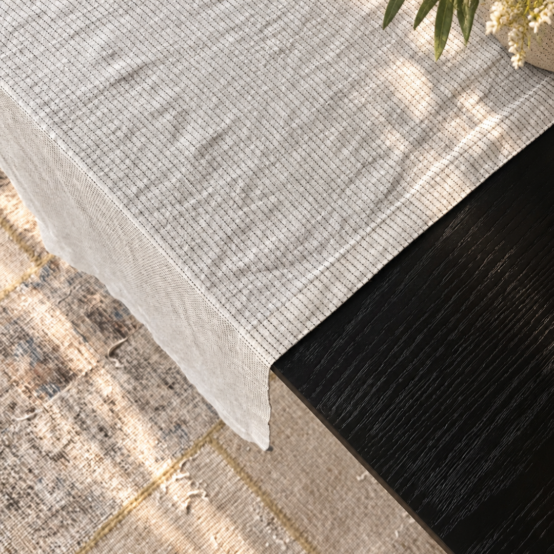 Camino de Mesa Lino - Black Stripes