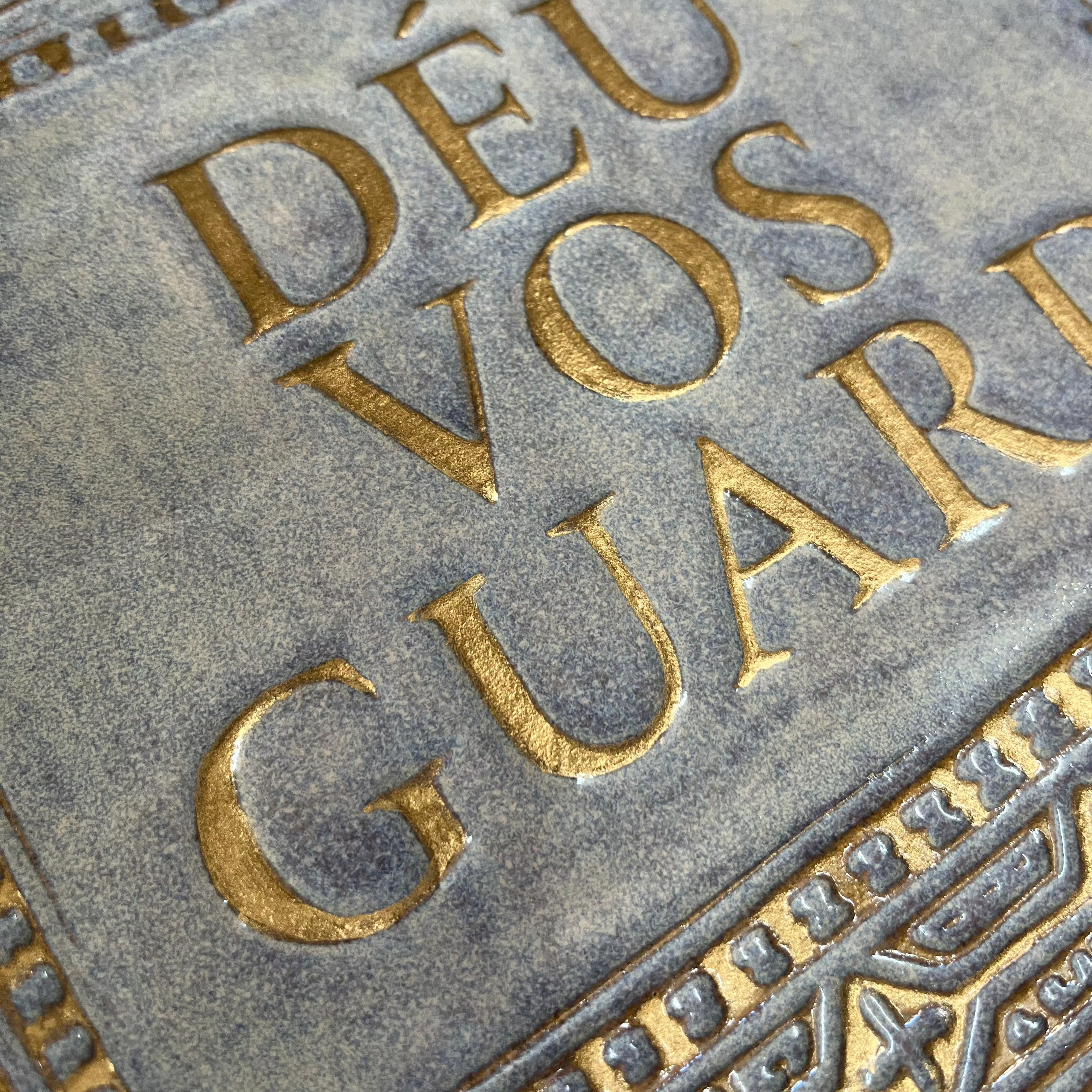 DETENTE DEU VOS GUARD / GRIS + ORO