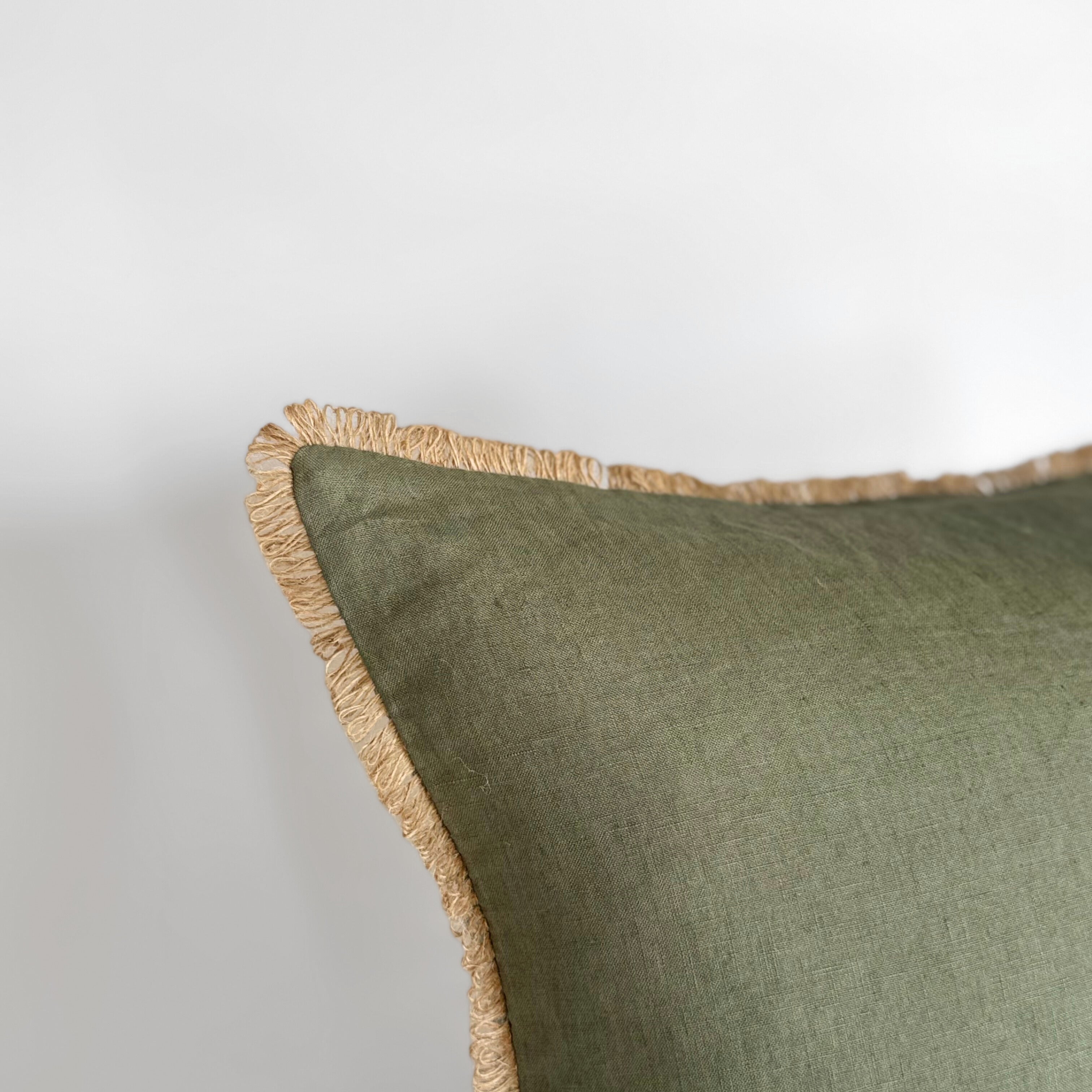 Funda Cojín Lino Khaki con Ondas de Sisal